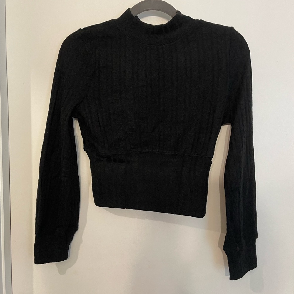 NWT Band Of The Free Womans size M Raquel Black Ribbed Knit Pullover Crop Top